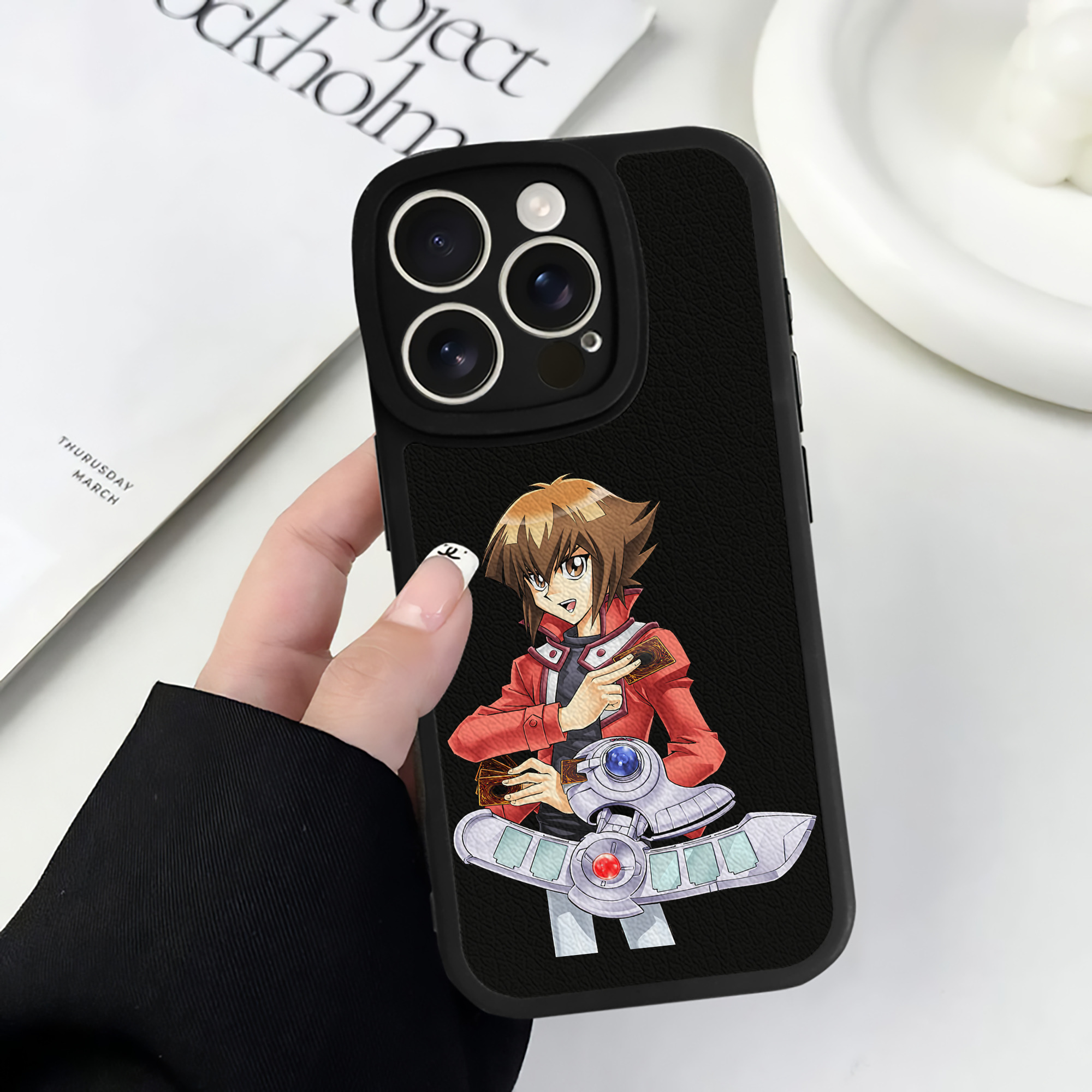 遊☆戯☆王 Yu-Gi-Oh! 【iPhone 16シリーズ対応】シリコンスマホケース（レザー調） 材質：シリコン